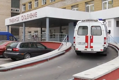 В Мозыре сестра ударила брата ножом, а после сама оказала ему первую медицинскую помощь